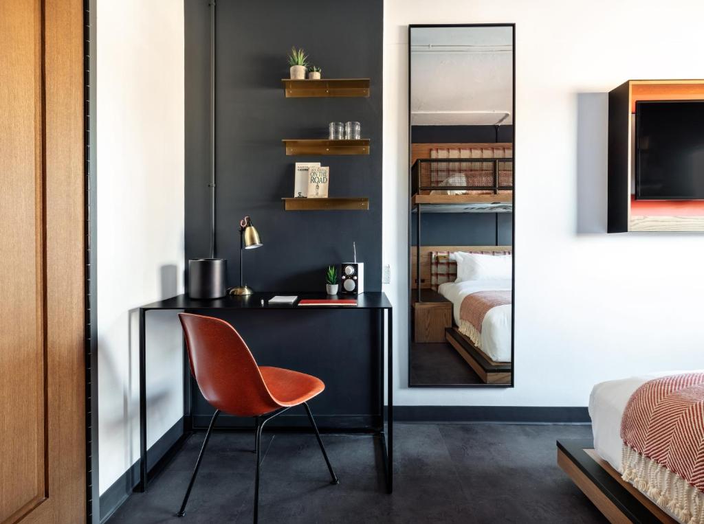 The Revolution Hotel photo