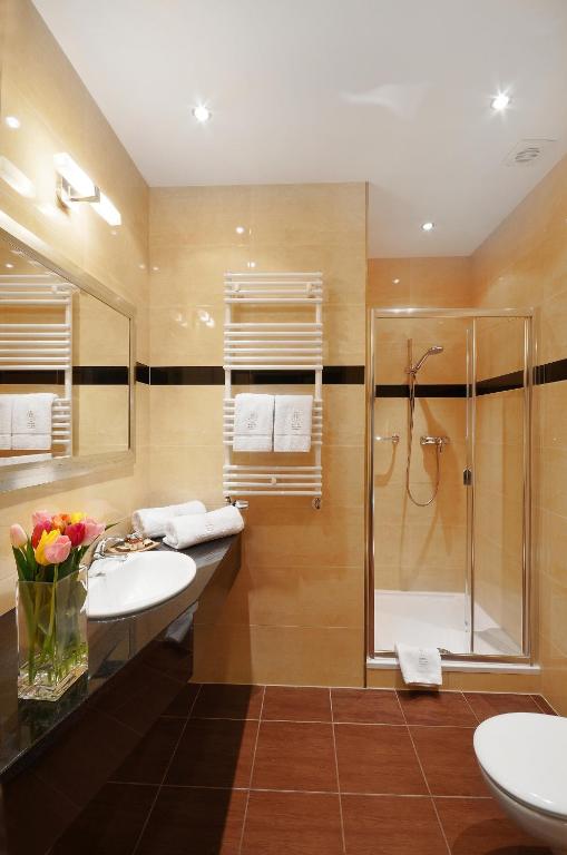 Koupelna v ubytování Hotel Wolne Miasto Old Town Gdańsk