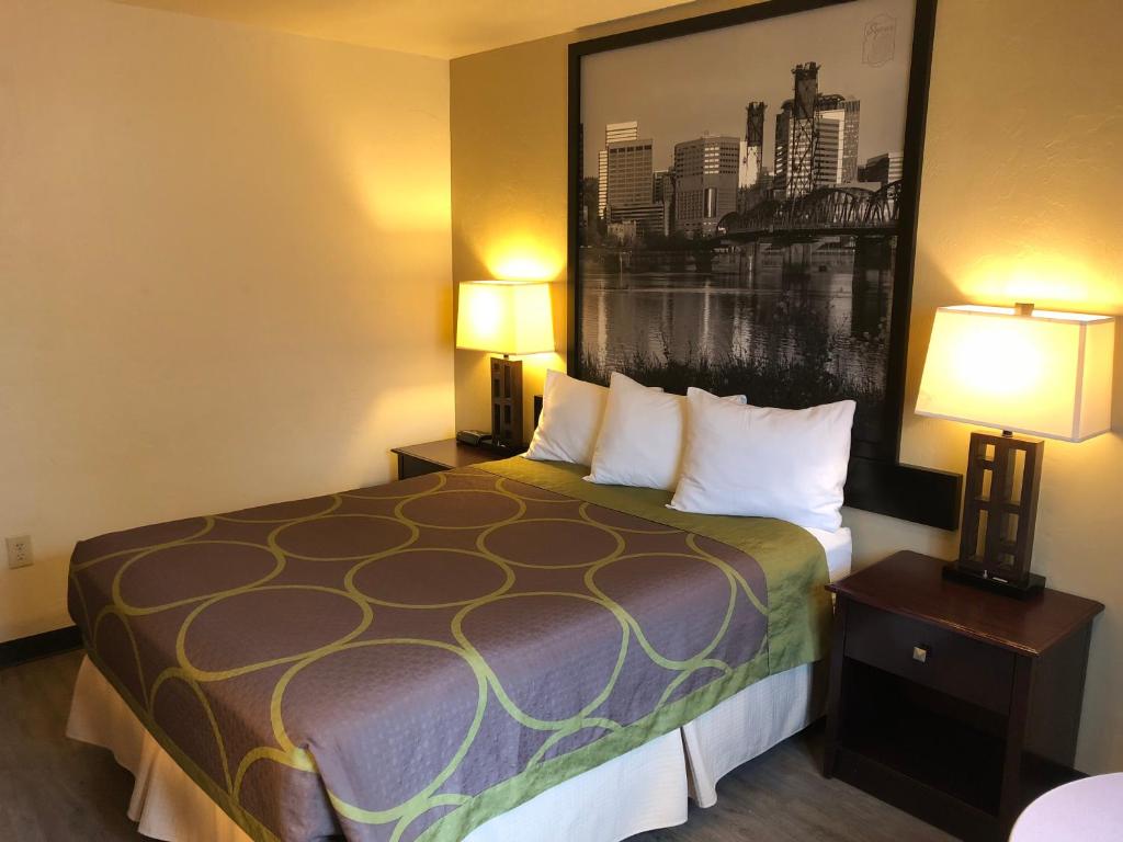 Super 8 by Wyndham Woodburn - Zimmer Mit Queensize-Bett – Nichtraucher