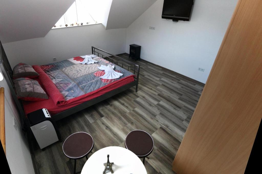 Pansion Neretva - Luxe Drievoudige Kamer