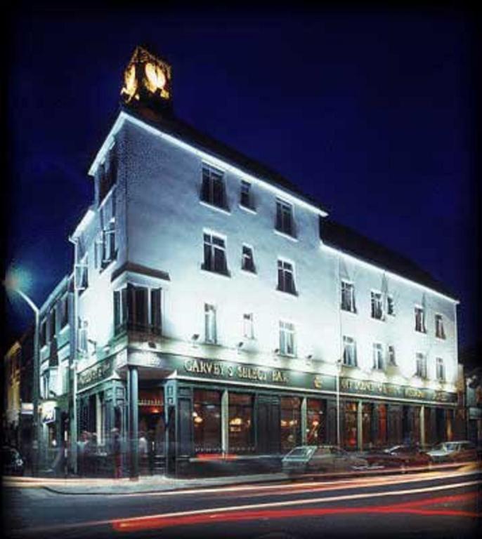 Thirteen On The Green - Eyre Square - Resim 5