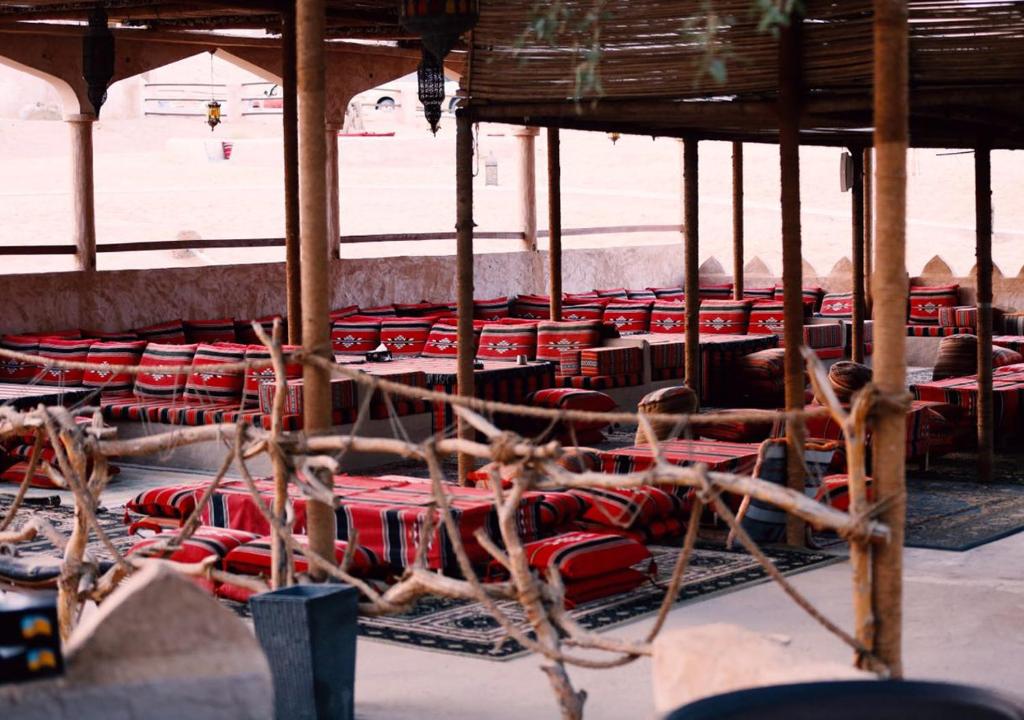 Posezení v ubytování Thousand Nights Camp