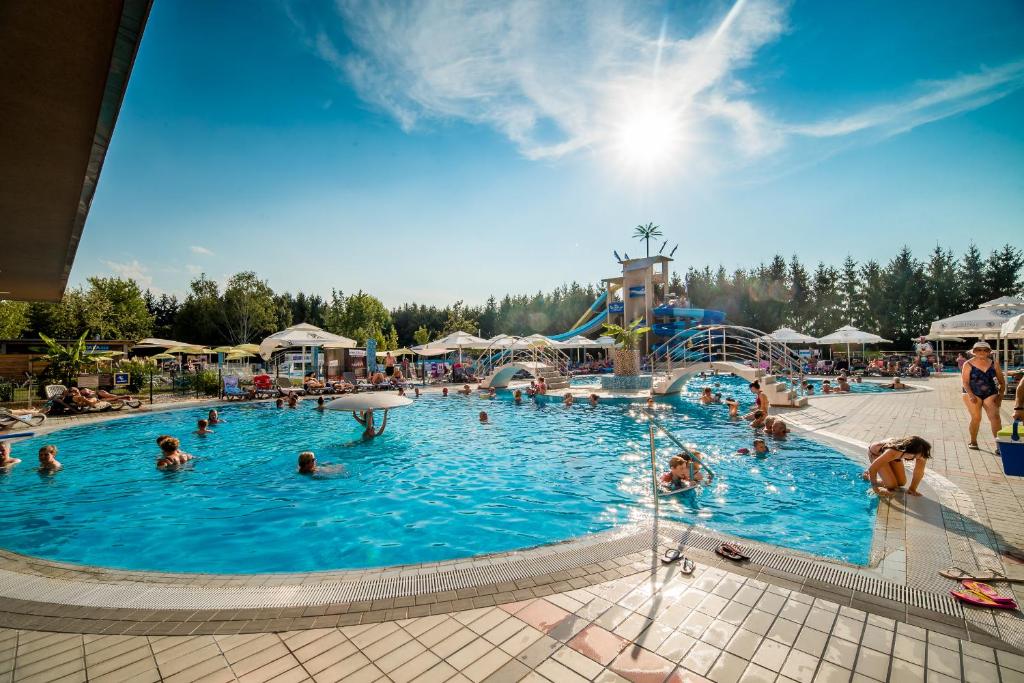 Bazén v ubytování Apartment Stil near Terme Paradiso nebo v jeho okolí