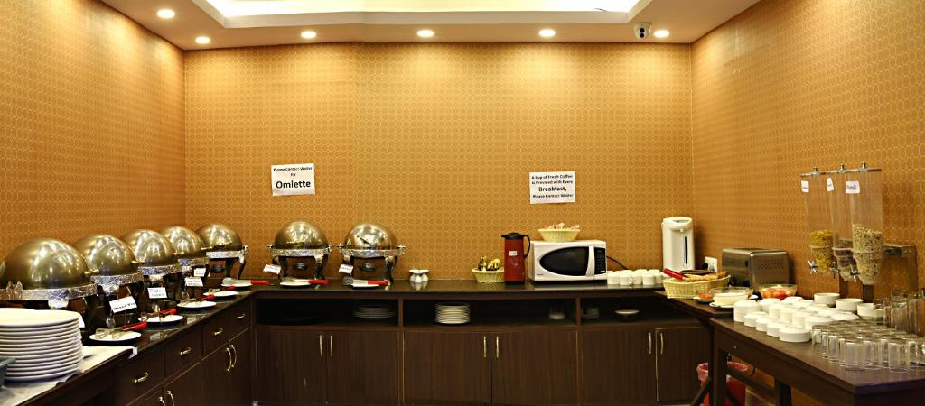 Příslušenství pro přípravu čaje a kávy v ubytování Hotel Sapana Garden Thamel