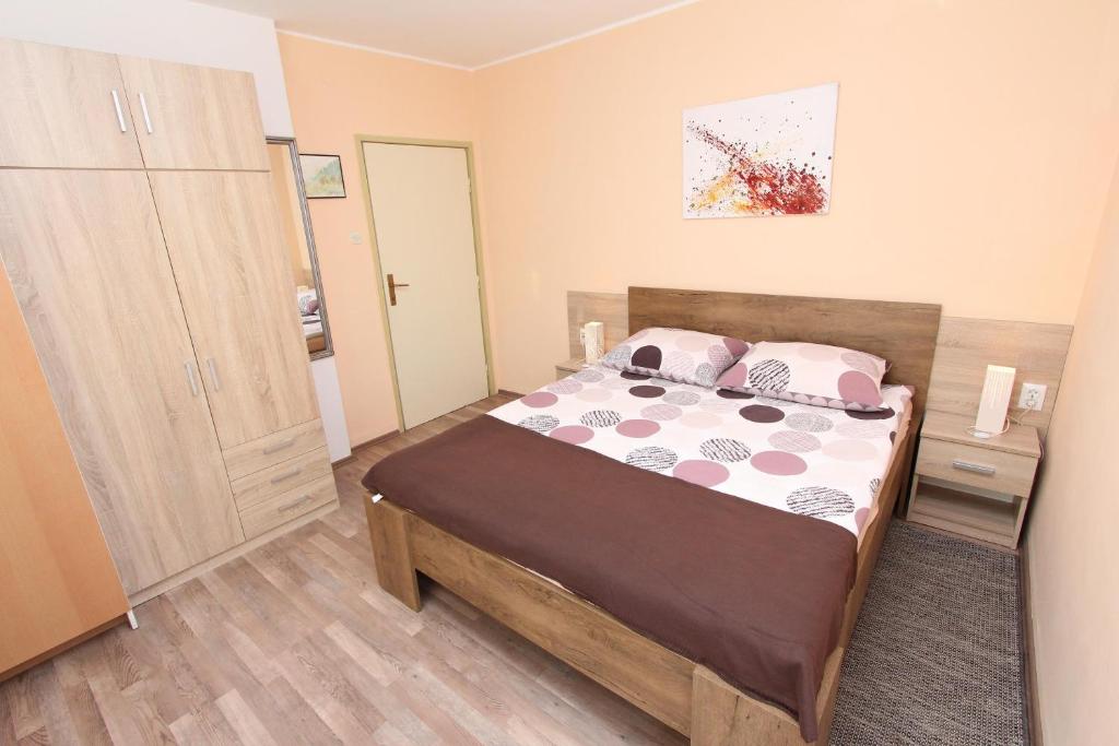 Apartments and Room Eva - 8