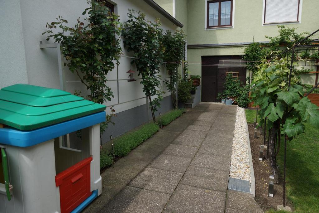 Vonkajšia záhrada v ubytovaní Zur Weinlaube