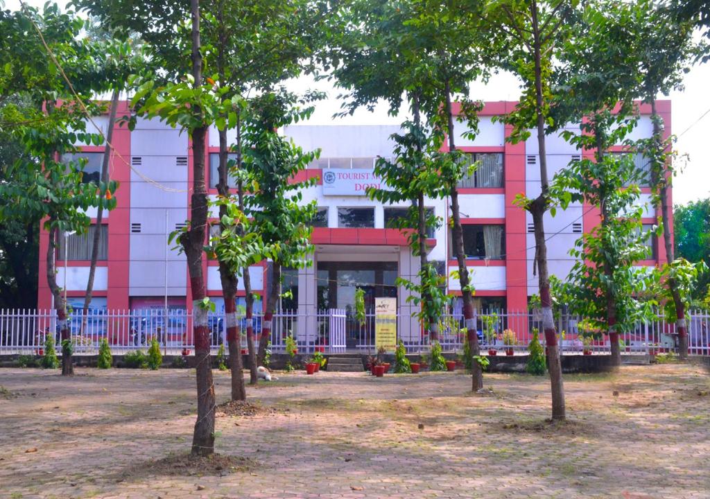 MPT Tourist Motel, Dodi