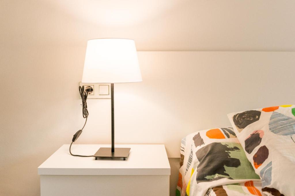 Zdjęcie z galerii obiektu MABB-Quiet Apt With Private Patio Walking Distance To Downtown w Maladze