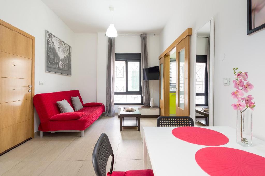 Część wypoczynkowa w obiekcie MABB-Quiet Apt With Private Patio Walking Distance To Downtown