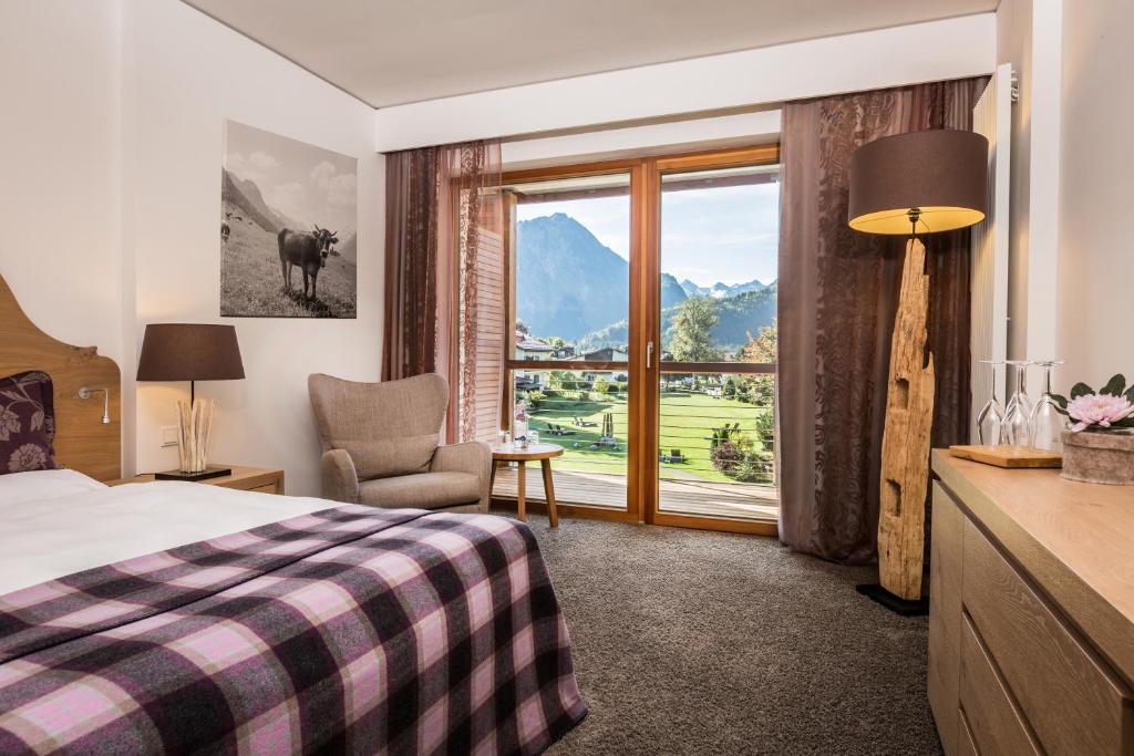 Nespecifikovaný výhled na hory nebo výhled na hory při pohledu z hotelu