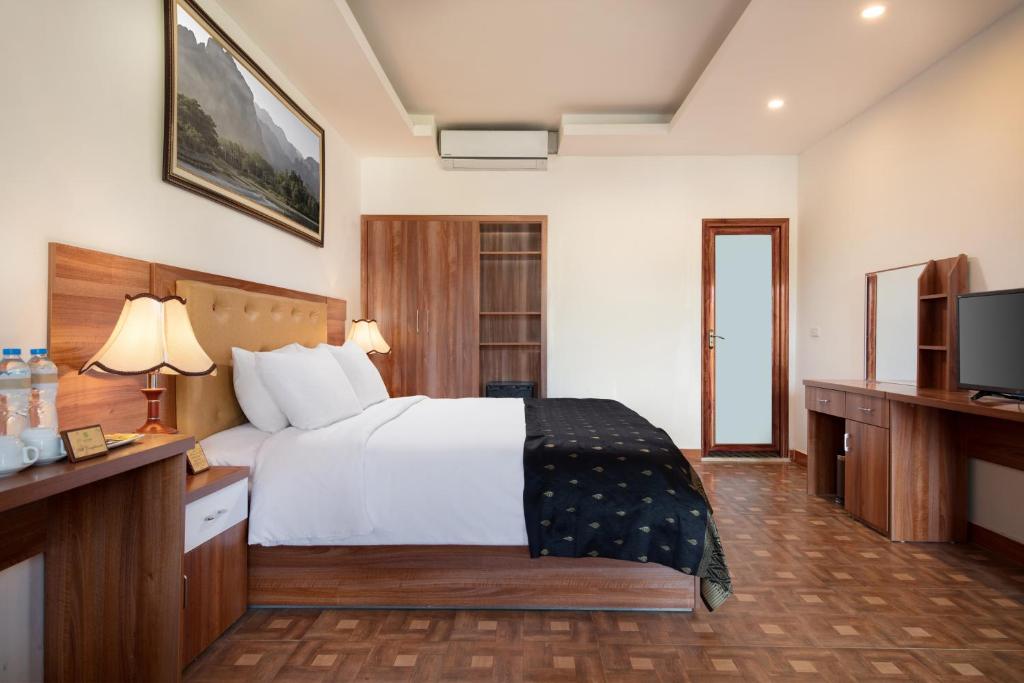 Sansan Resort - Deluxe Double Or Twin Room With Mountain View