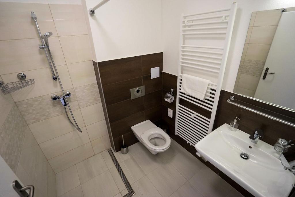 Koupelna v ubytování BIVIO hotel