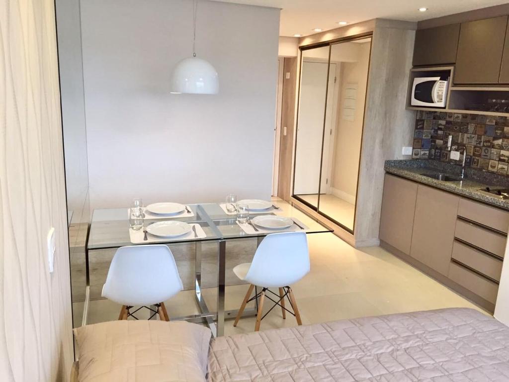  Estudio moderno com linda vista para a Serra