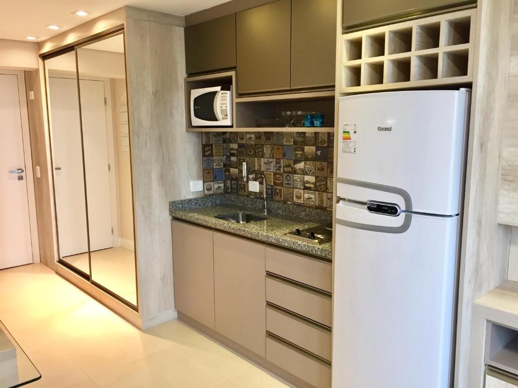  Estudio moderno com linda vista para a Serra