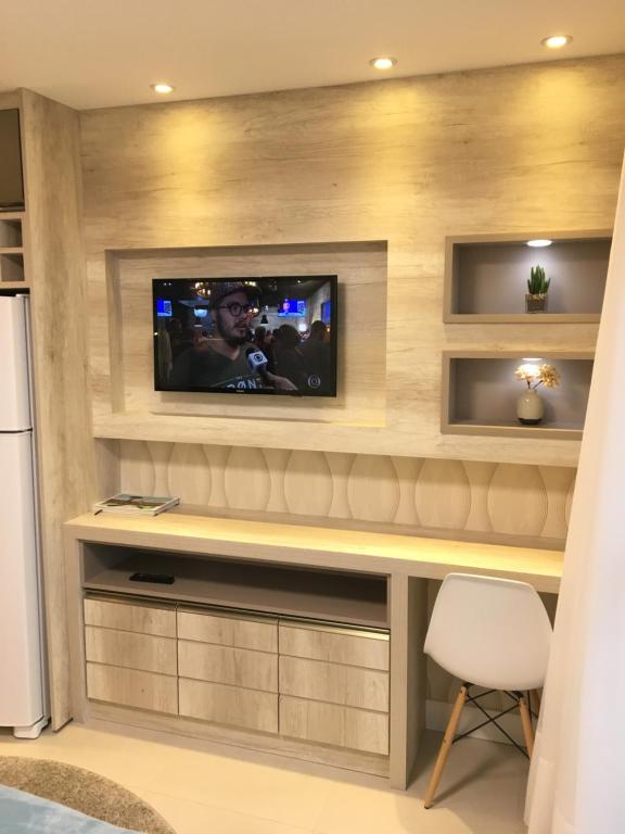  Estudio moderno com linda vista para a Serra