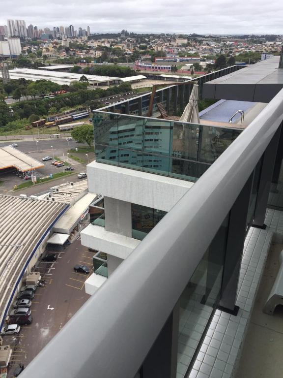  Estudio moderno com linda vista para a Serra