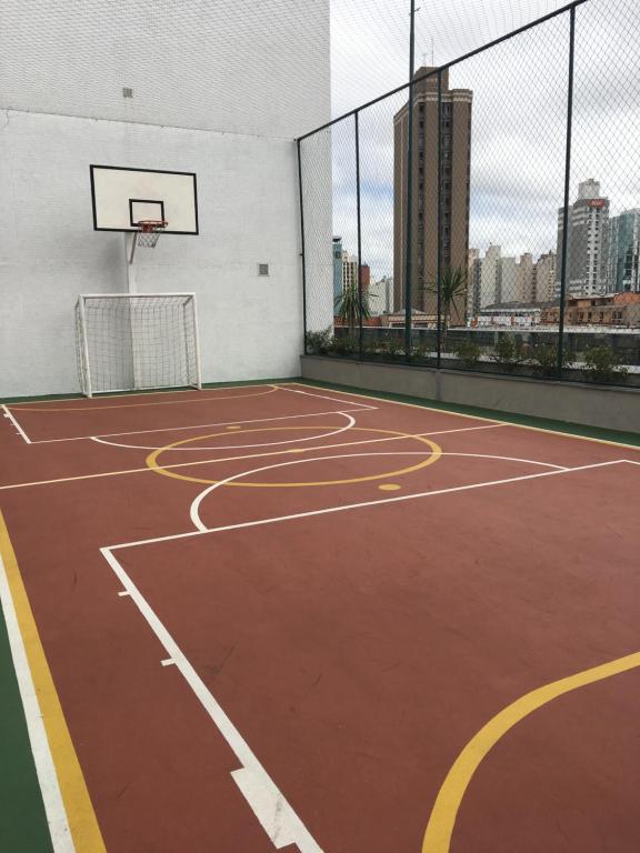  Estudio moderno com linda vista para a Serra