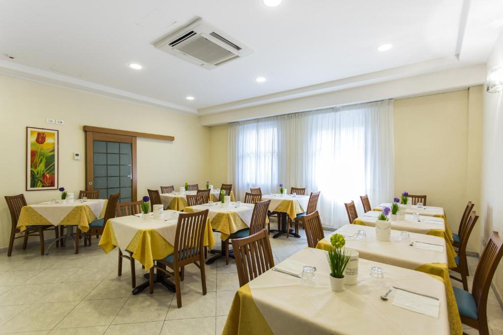 Restaurace v ubytování Hotel Savana
