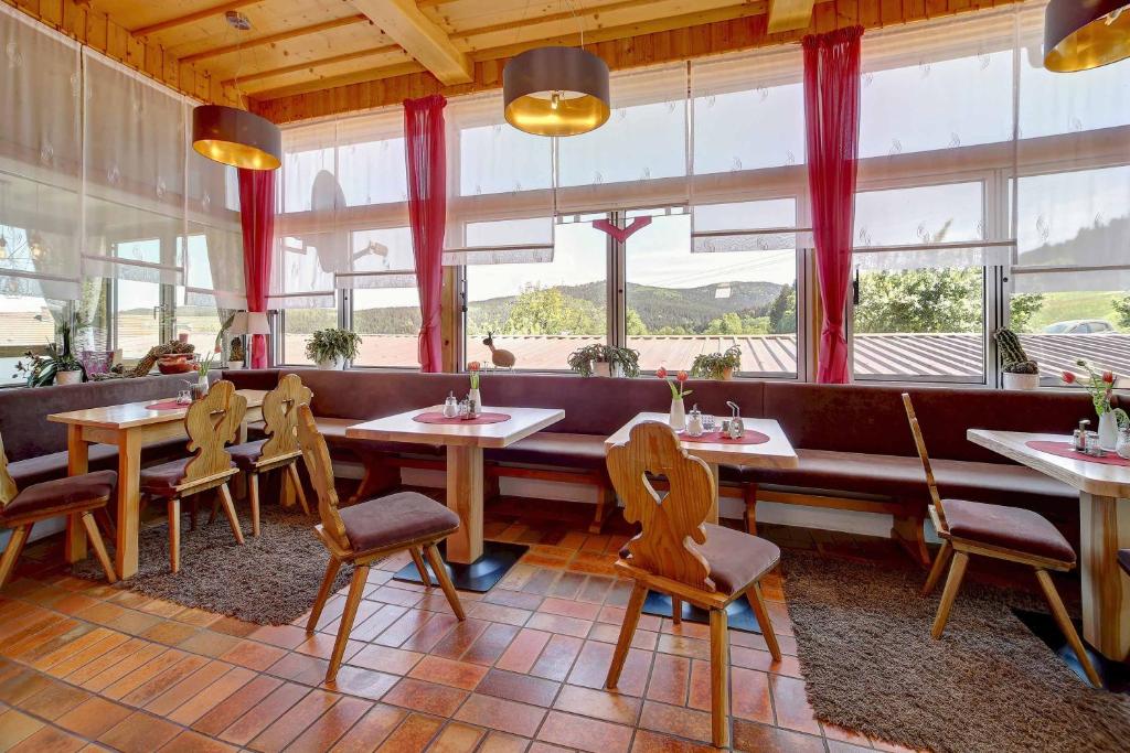 Restaurace v ubytování Hotel Hirschenstein