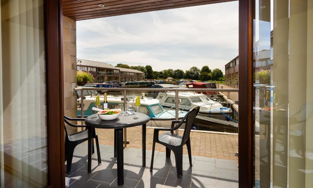Ein Balkon oder eine Terrasse in der Unterkunft Tewitfield Marina