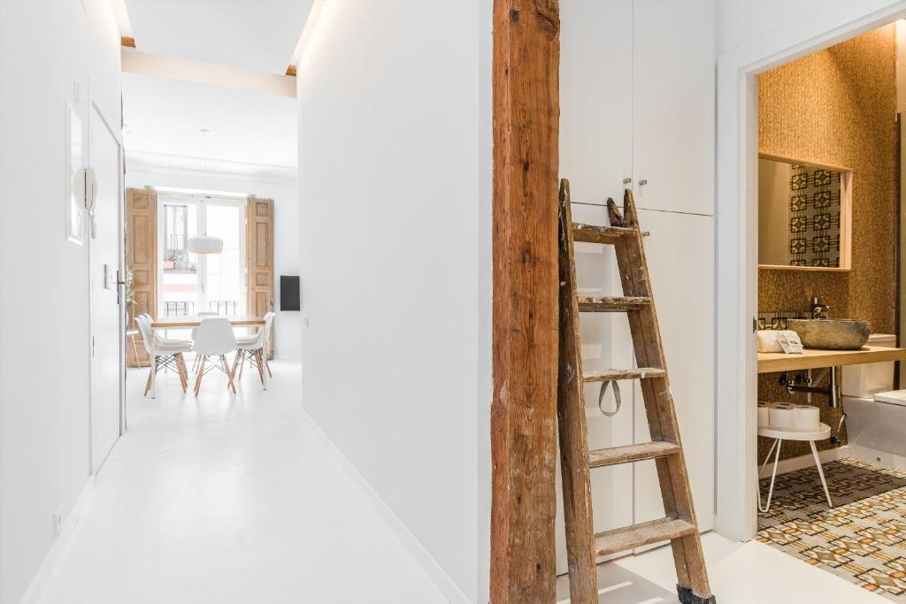 BNBHolder Group Stunning SOL - Deluxe Apartment