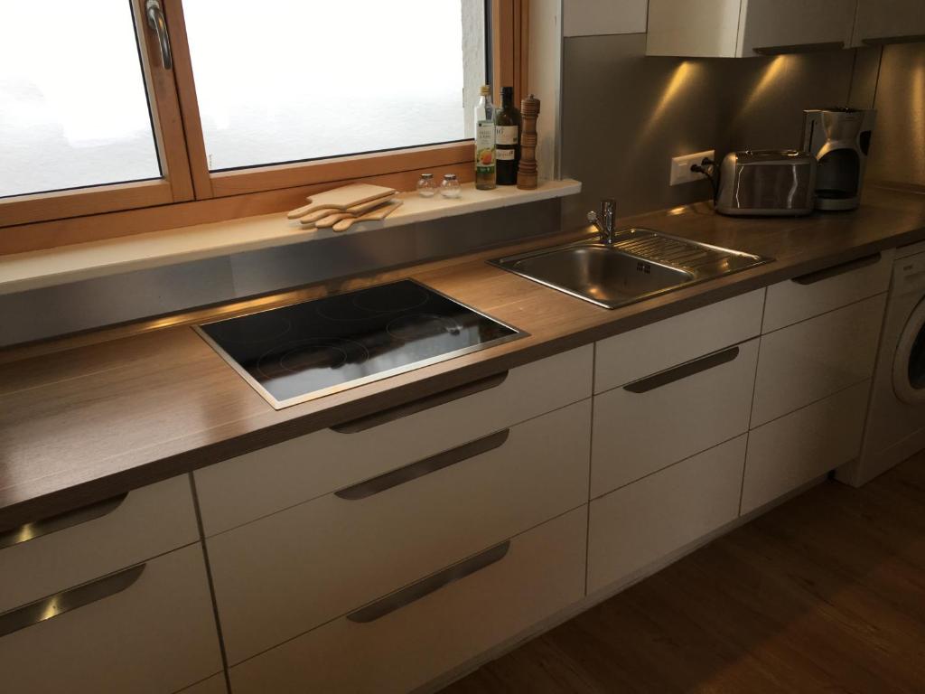 Kuchyň nebo kuchyňský kout v ubytování Haus Schwarz