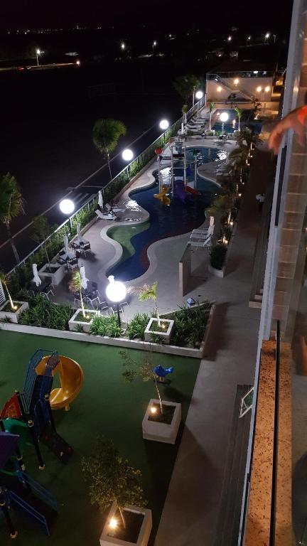 a view of a water park at night at Salinas Park Resort in Salinópolis