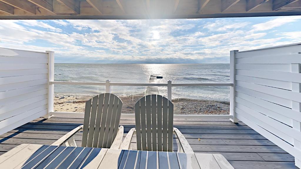 PutinBay Waterfront Condo 105, PutinBay (updated prices 2024)