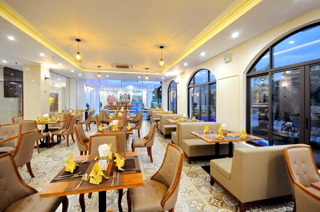 Posezení v ubytování Crown Nguyen Hoang Hotel