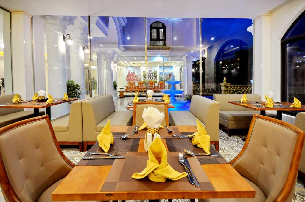 Posezení v ubytování Crown Nguyen Hoang Hotel