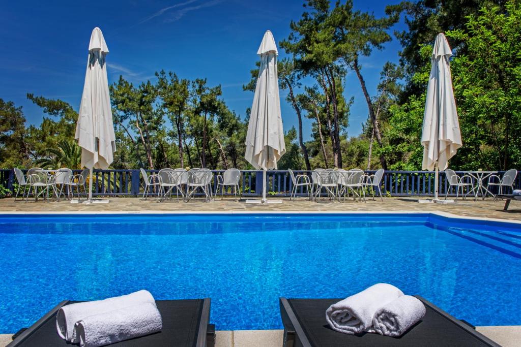 Bazén v ubytování Leandros Hotel nebo v jeho okolí