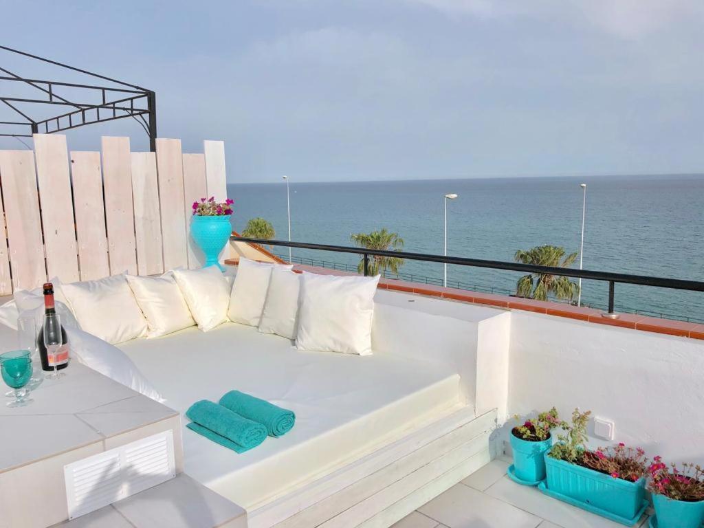 Ático-Duplex 1ª Linea de playa con Jacuzzi. 6 pax ...