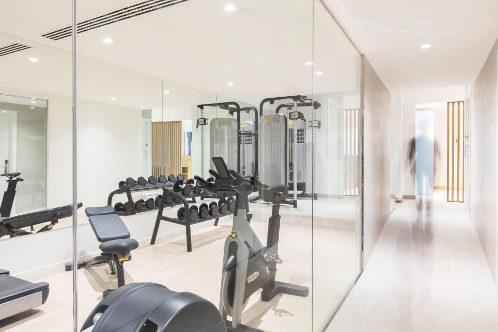 The fitness centre and/or fitness facilities at Bordoy Alcudia Port Suites - Adults Only