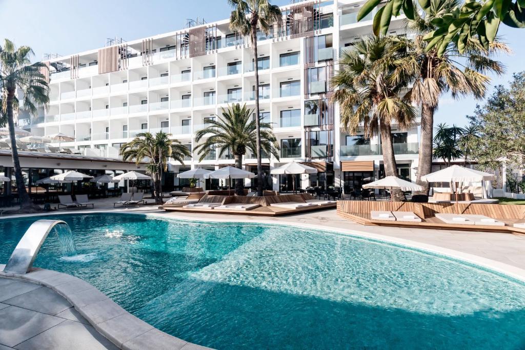 The swimming pool at or close to Bordoy Alcudia Port Suites - Adults Only