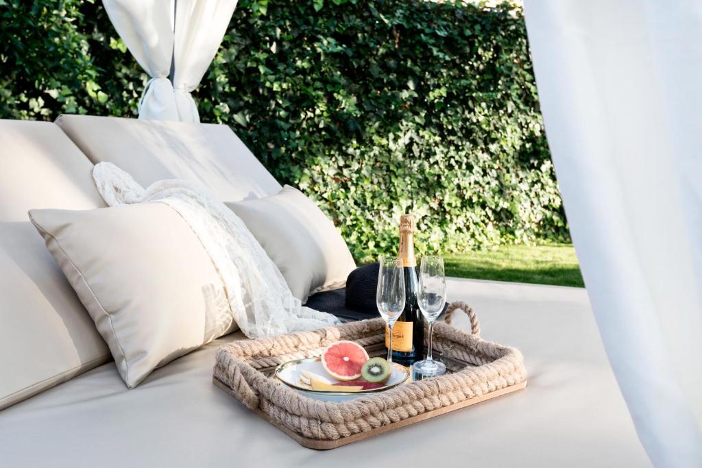 A seating area at Bordoy Alcudia Port Suites - Adults Only