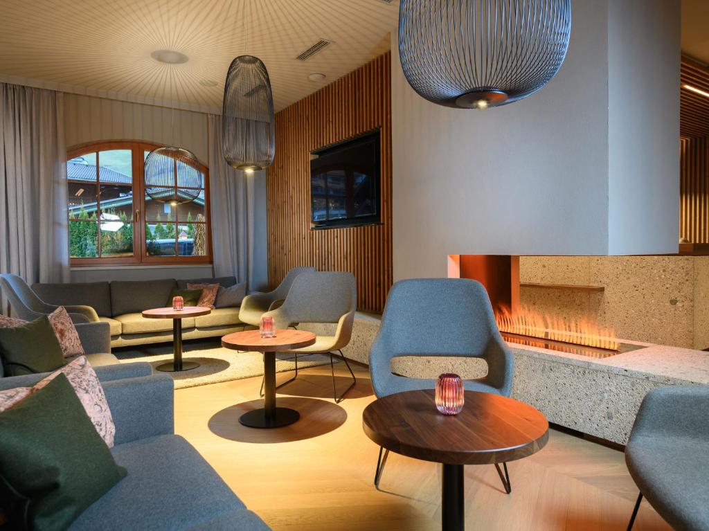 Posezení v ubytování Hotel Bergzeit