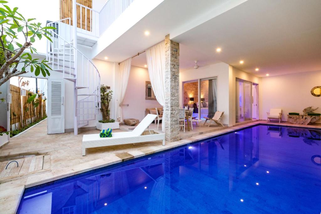 Bazén v ubytování Cocotoa Boutique Hotel & Villa nebo v jeho okolí
