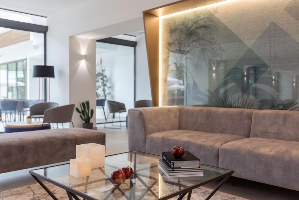 A seating area at Bordoy Alcudia Port Suites - Adults Only