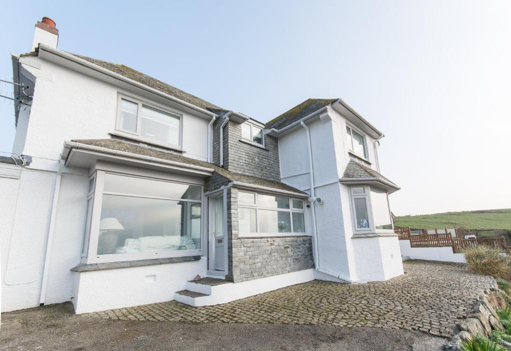Creagle, Sennen Cove - Five-Bedroom House
