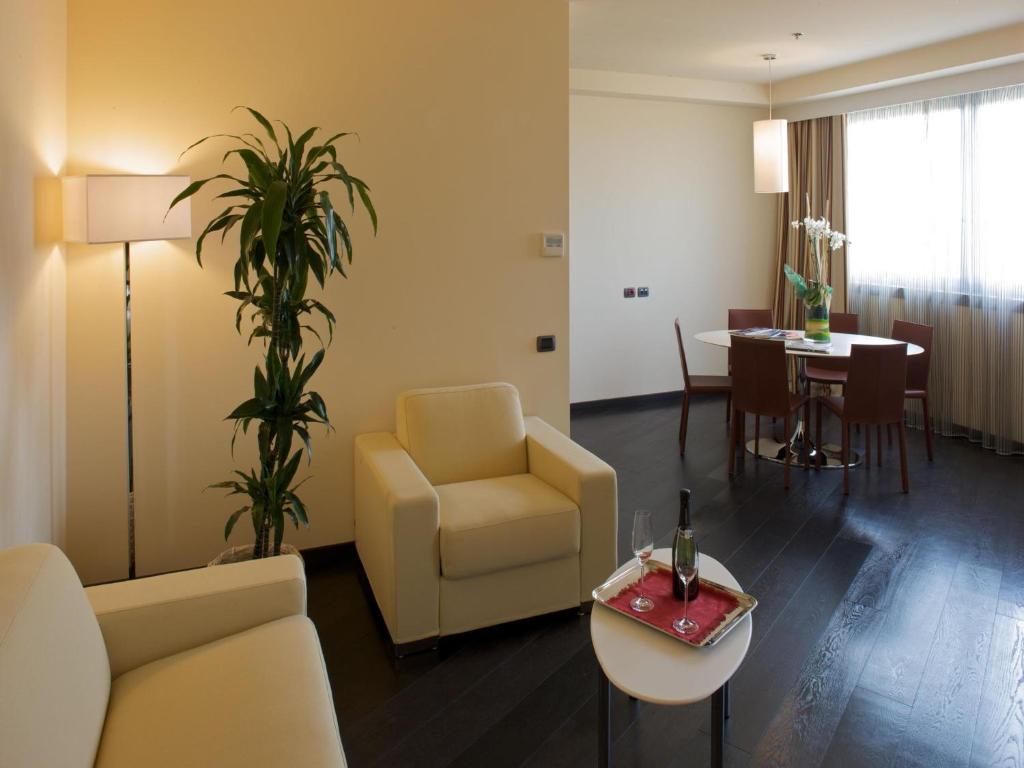 Posedenie v ubytovaní Grand Hotel Mattei