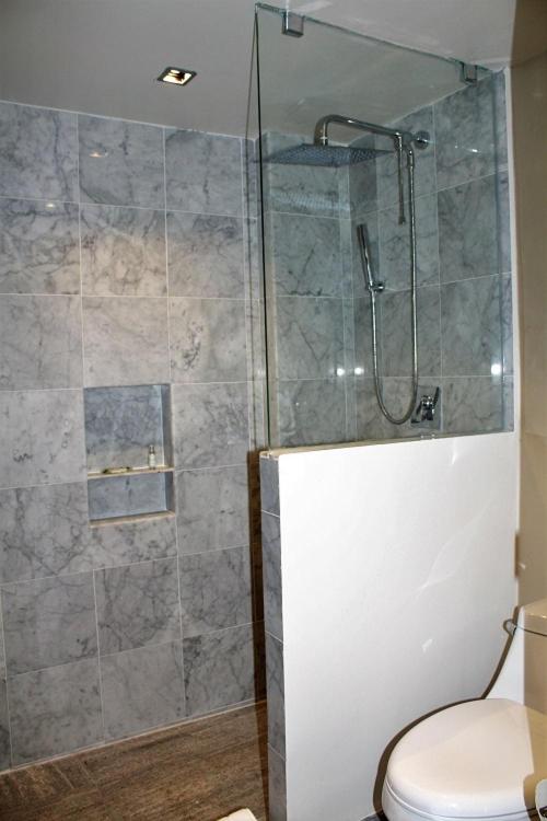 Um banheiro em Hotel Plaza Kokai Cancún