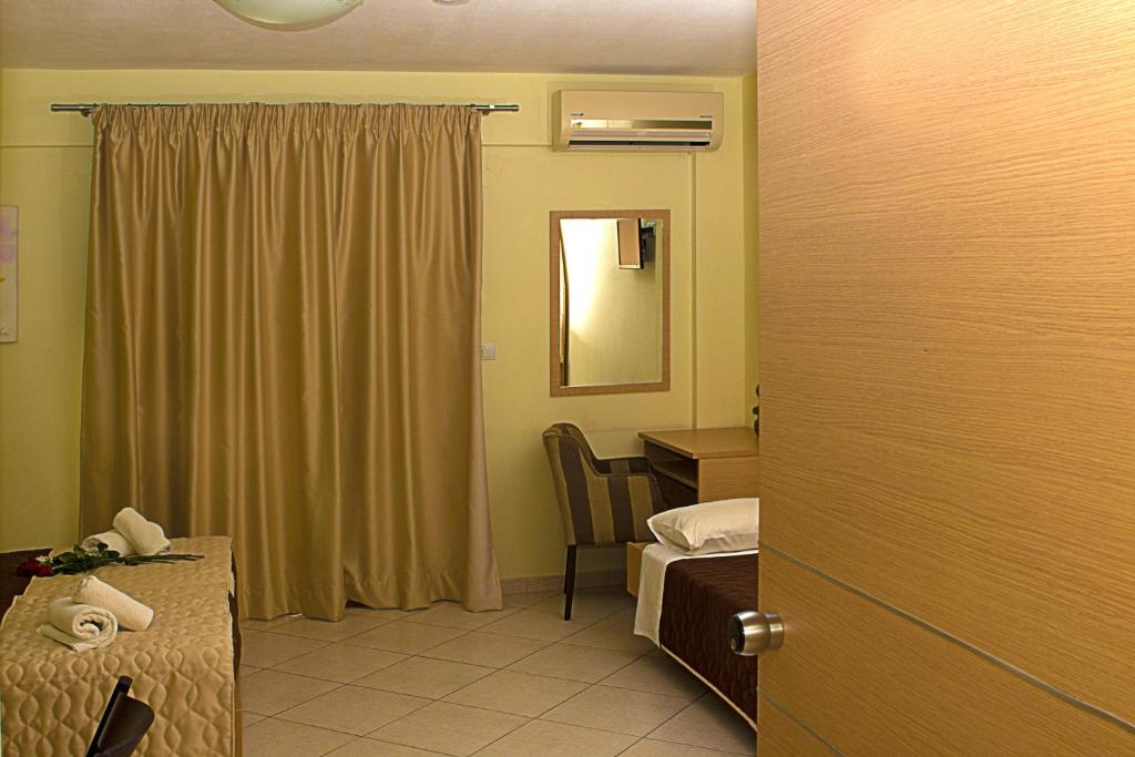 Anthena Studios - 18