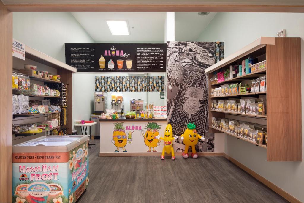 Supermarket nebo jiné obchody v  hotelu nebo okolí