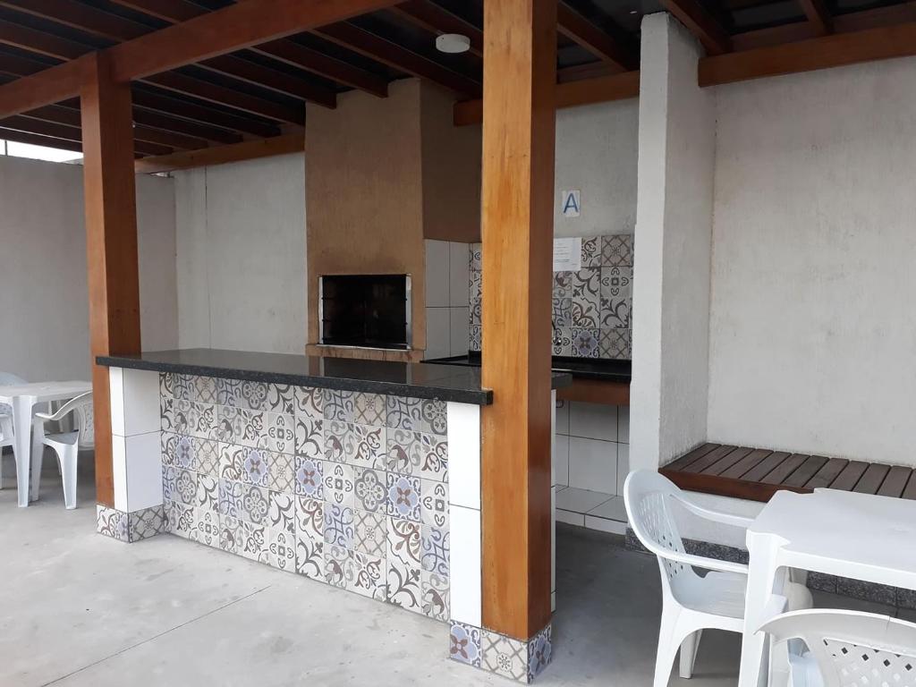  Apto em Condomínio com piscina