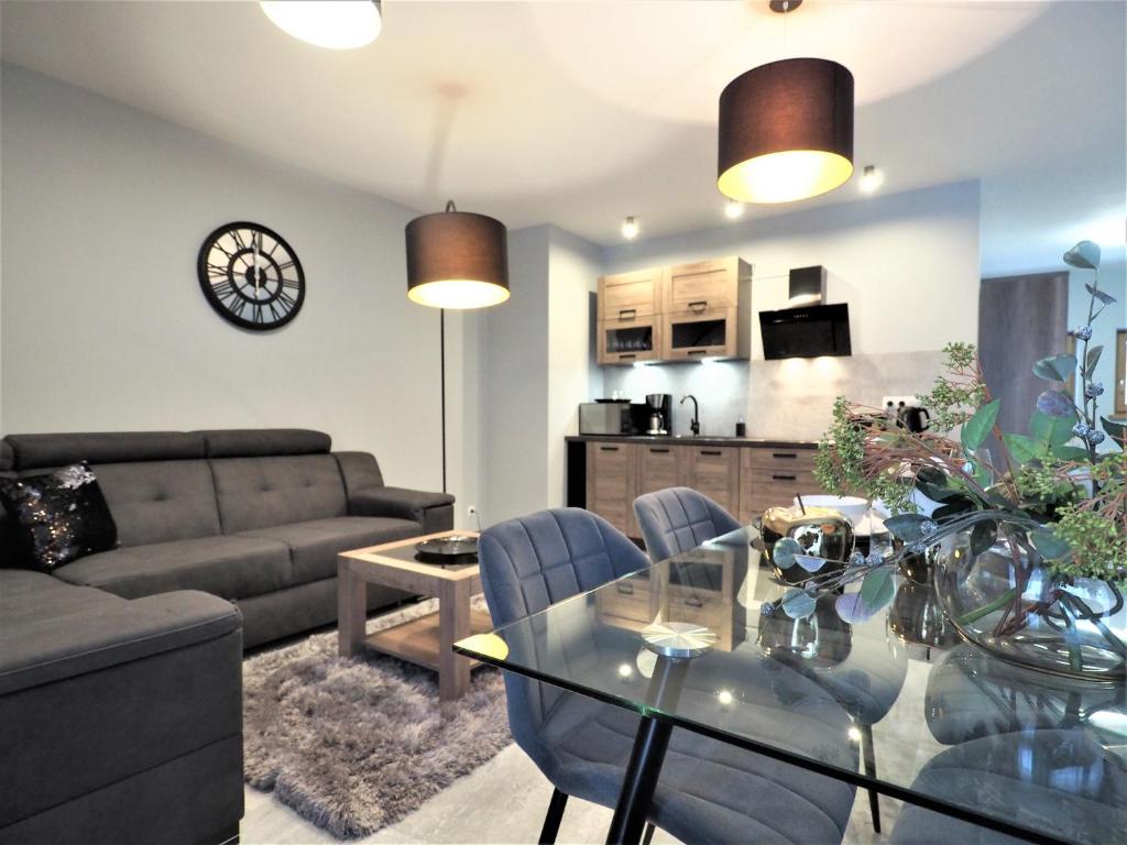 Kuchyňa alebo kuchynka v ubytovaní VIP Apartamenty FOLK RESIDENCE