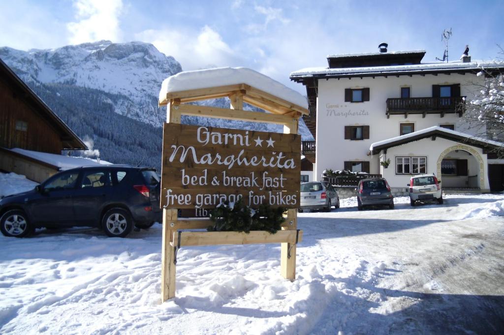 Nespecifikovaný výhled na hory nebo výhled na hory při pohledu z hotelu