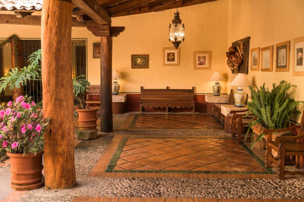 Posezení v ubytování Tapalpa Country Club Hotel