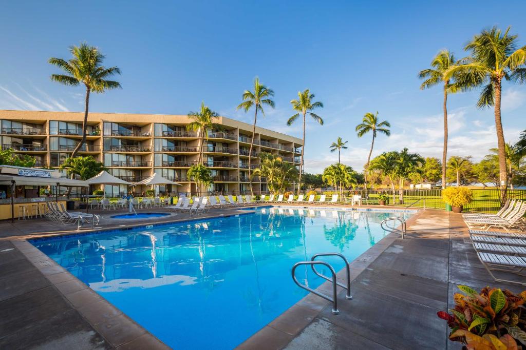 Bazén v ubytování Maui Sunset nebo v jeho okolí
