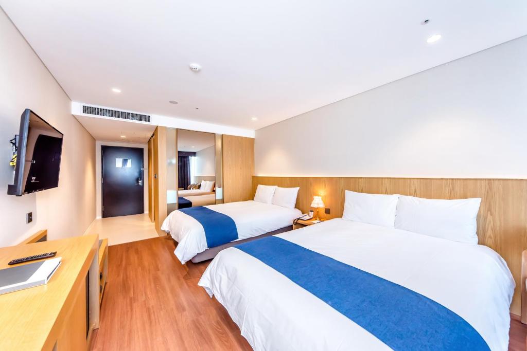 TV a/nebo společenská místnost v ubytování Hotel Sirius