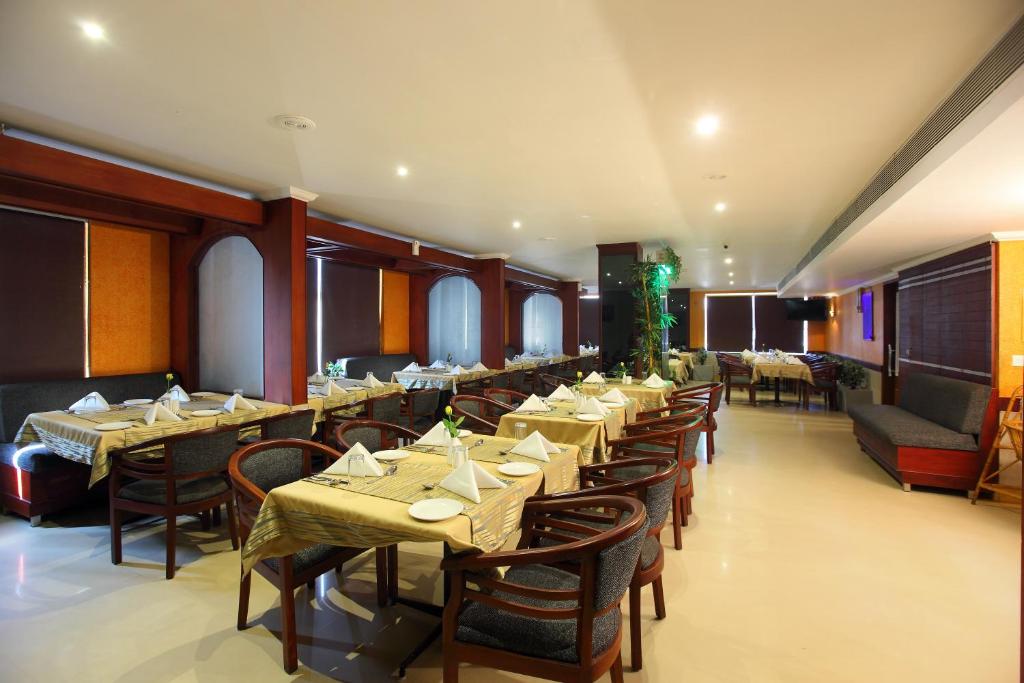 Restaurace v ubytování Park Residency Luxury Business Hotel